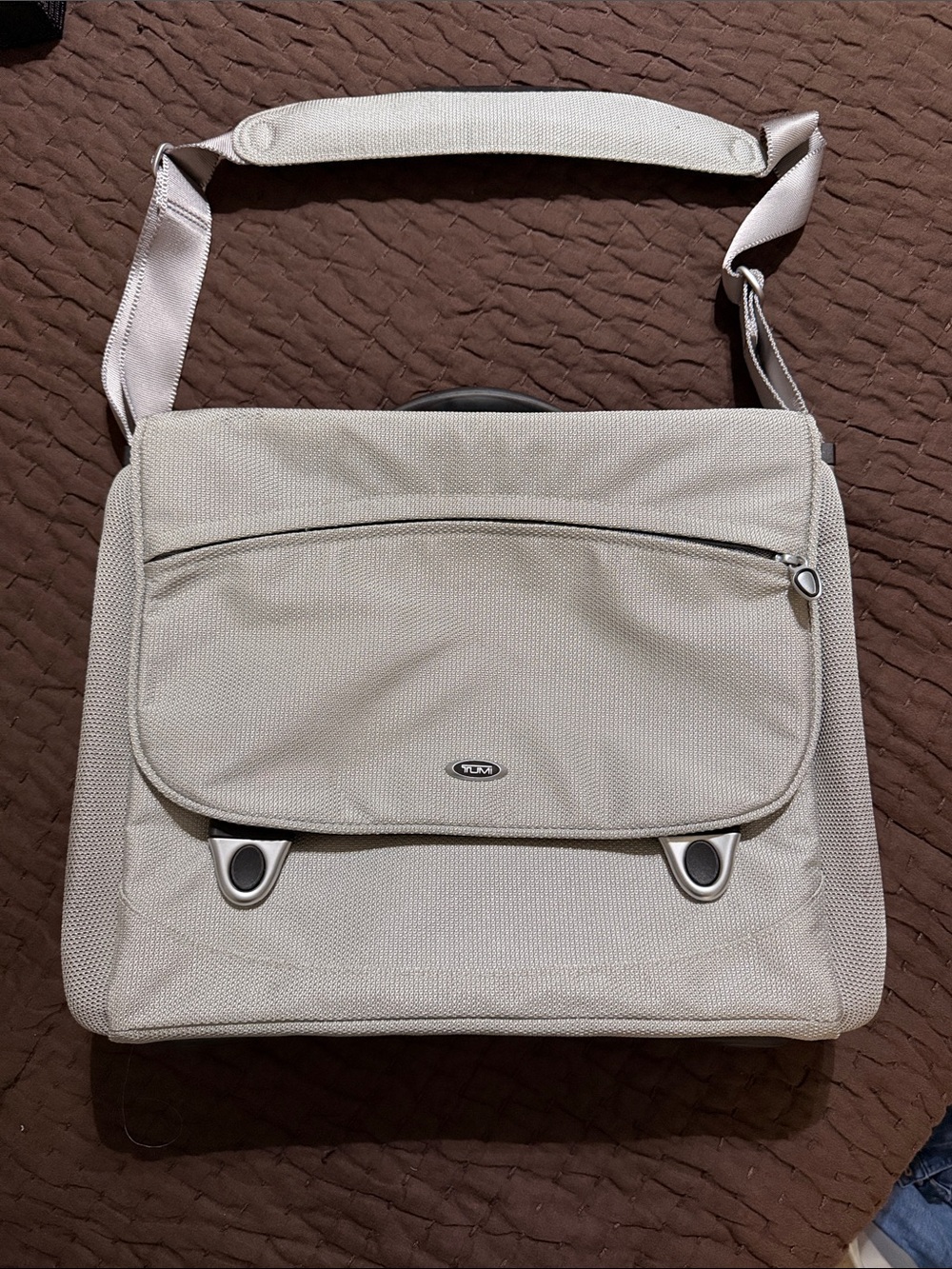 Tumi Gray Nylon Padded Messenger Shoulder Bag Fits 15in Laptop, Adj Strap